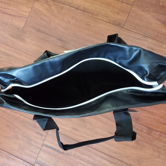 CALVIN KLEIN FAUX LEATHER DUFFLE BAG - Picture 3 of 9